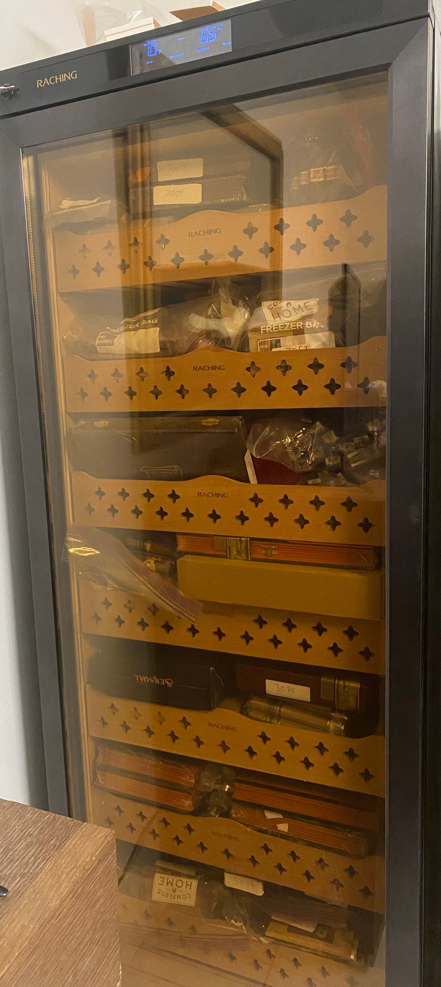 001 Humidor