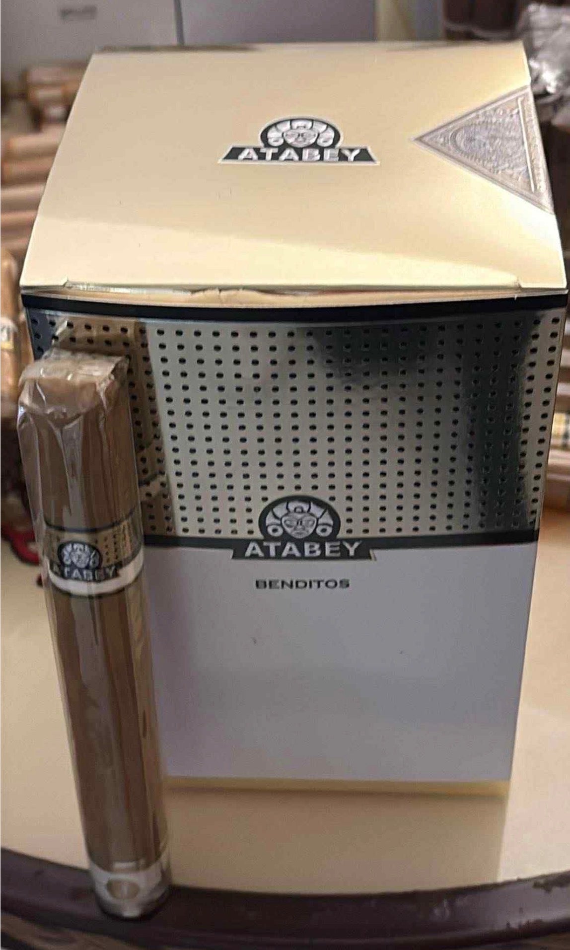 Atabey Benditos Churchill 7