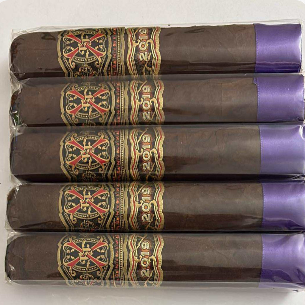 Arturo Fuente Fuente OpusX Tauros the Bull Maduro Pack Of Five Cigars